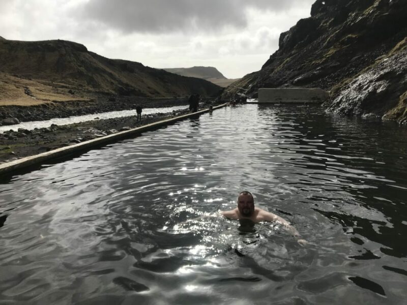 Der Autor beim Baden in der Seljavallalaug :)