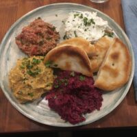 Pkhali (Paprika, Kürbis, Rote Beete, Frischkäse)