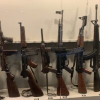 Sofia: Waffen im Militärgeschichtlichen Museum