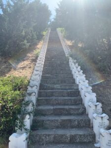 Treppen auf die Hügelfestung Isar