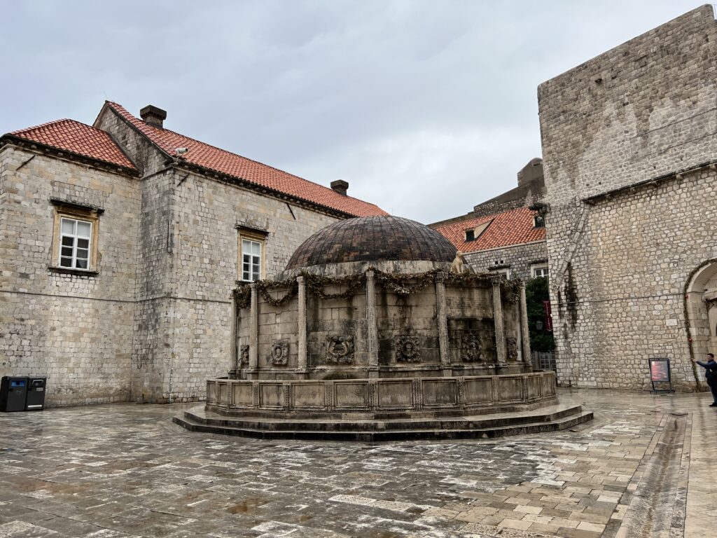 Kroatien: Altstadt von Dubrovnik - Großer Onofrio-Brunnen