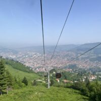 Blick aus der Seilbahn auf Sarajevo (BiH)